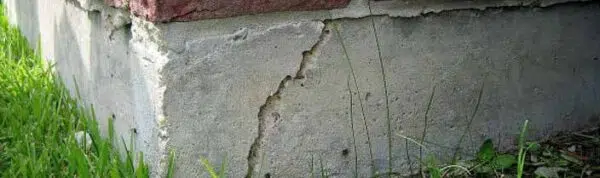 House foundation with crack by the corner